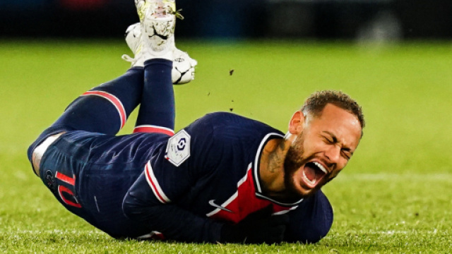 PSG-OM : Gigot fracassé par les réseaux sociaux après son attentat sur Neymar