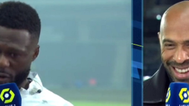 Thierry Henry se moque de Chancel Mbemba en direct, cela ne passe pas sur Twitter (capture YouTube)