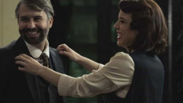 Una vita, trame Spagna: Felipe bacia appassionatamente Dori prima della sua partenza.