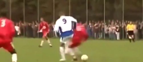 Une vidéo de Benzema 'martyrisant' des défenseurs à 16 ans ressort et fait le buzz (capture YouTube)