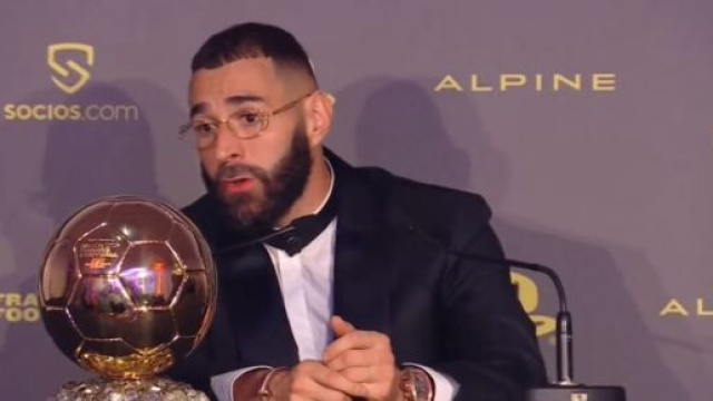 Karim Benzema déstabilisé par une question improbable en conférence de presse. (crédit Twitter)
