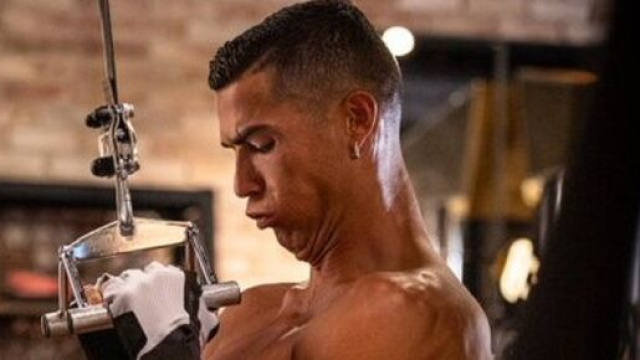 Natacha Rodriguez raconte des intimités avec Cristiano Ronaldo et fait le buzz (capture Twitter officiel Cristiano Ronaldo)