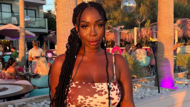 Noémie et Laura Marra (La Bataille des Clans) dénoncent la discrimination raciale au Zara des Champs-Elysées.