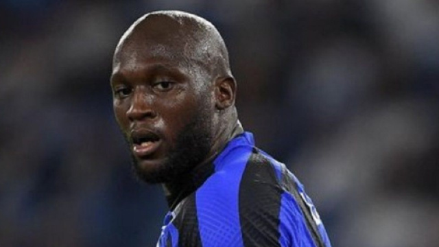 Lukaku en train de fumer, l'attaquant r&eacute;agit s&egrave;chement et menace la presse (YouTube)