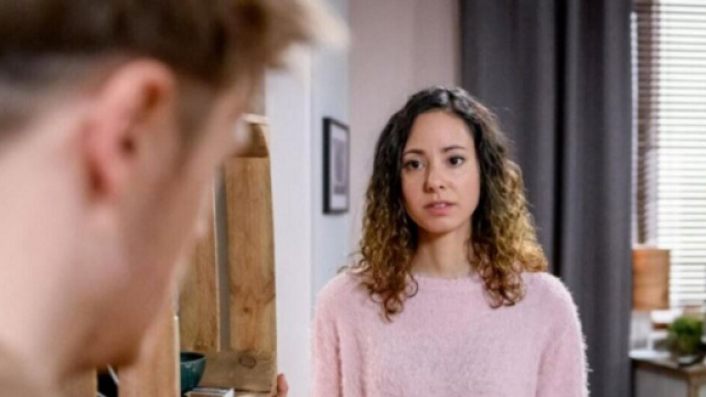 Tempesta d'amore, anticipazioni tedesche: Vanessa non riesce pi&ugrave; a lasciarsi andare con Max.