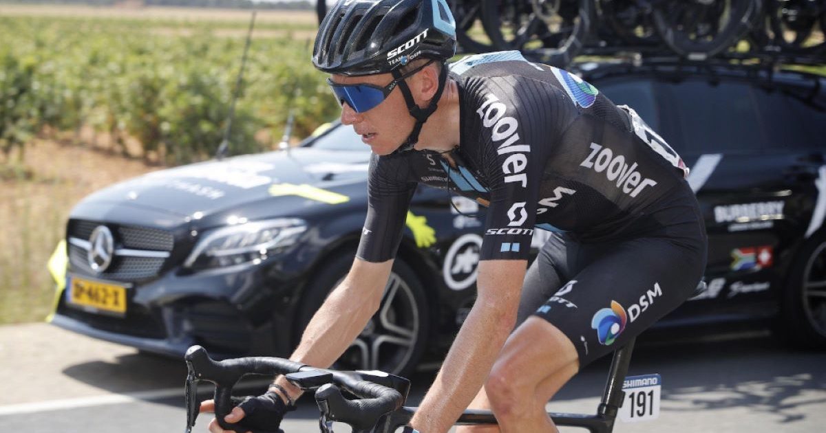 Ciclismo, Filippo Ganna svela il nuovo casco della Ineos Grenadiers che  copre le orecchie