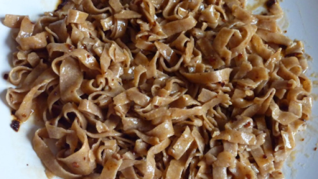 Un piatto di tagliatelle alle castagne.