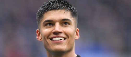 Spazio per Correa contro il Barcellona.