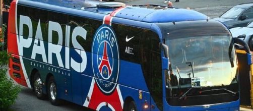 A Lisbonne, le bus du PSG suscite de vive polémique (capture YouTube)