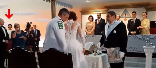Michelle Bolsonaro é vista em casamento maçom de Carla Zambelli (Reprodução)