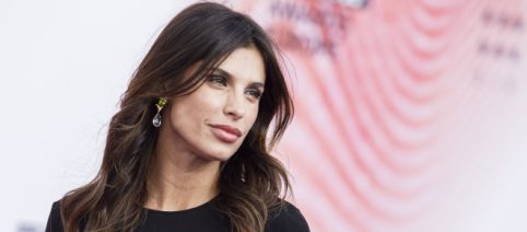 Moda novità autunno 2022: i biker boots di Elisabetta Canalis e i pantaloni cargo