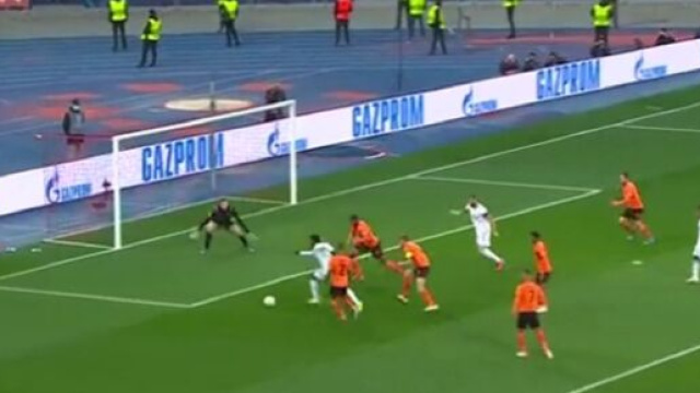 Vinicius r&eacute;invente un geste de Ronaldinho et marque comme CR7 face au Shakhtar (capture YouTube)