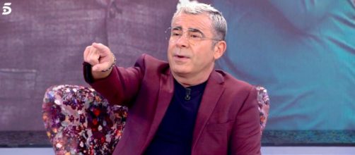 El presentador de Telecinco no quiere que Ortega Cano hable de Ana María Aldón en la exclusiva (Captura de pantalla de Telecinco)