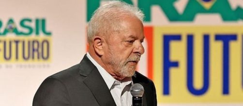 Lula tenta acalmar mercado financeiro após fala sobre teto de gastos (Reprodução/Facebook/Lula)