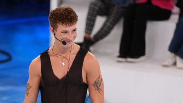 Amici 22, spoiler nona puntata: Wax verrà sorpreso da Belen Rodriguez.