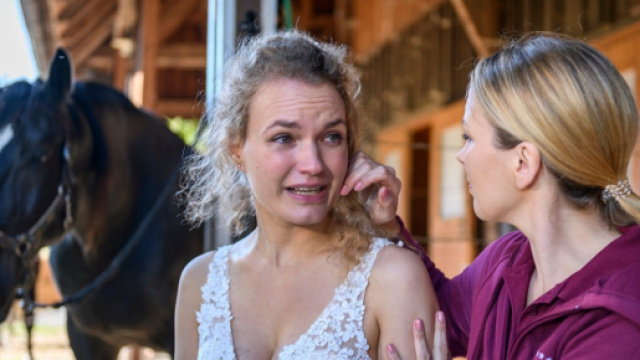 Tempesta d'amore, spoiler al 20 novembre: Selina regalerà a Maja l'anello della bisnonna