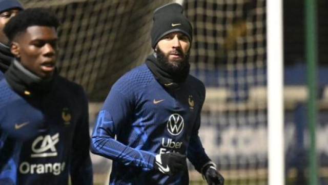 Benzema cash sur le visage que les Bleus devront montrer pendant la Coupe du monde. (crédit Twitter)