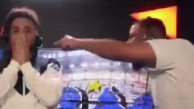 Mohamed Henni humili&eacute; par un supporter parisien en direct, la s&eacute;quence fait parler (capture YouTube)