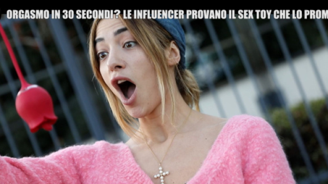 Orgasmo in 30 secondi? Le influencer provano il sex toy che lo promette
