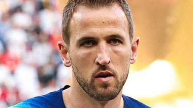 Kane s'affiche avec une Rolex à 600.000 euros au Qatar, les fans se moquent d'un détail (capture YouTube)