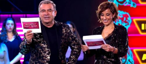 Jorge Javier y Adela González anunciaron que Ana María Aldón consiguió el 70% de los votos de la audiencia (Captura de pantalla de Telecinco)