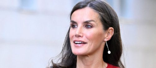 Letizia Ortiz tuvo que quemar su diario por orden de Felipe VI. Fuente: captura Instagram @holacom