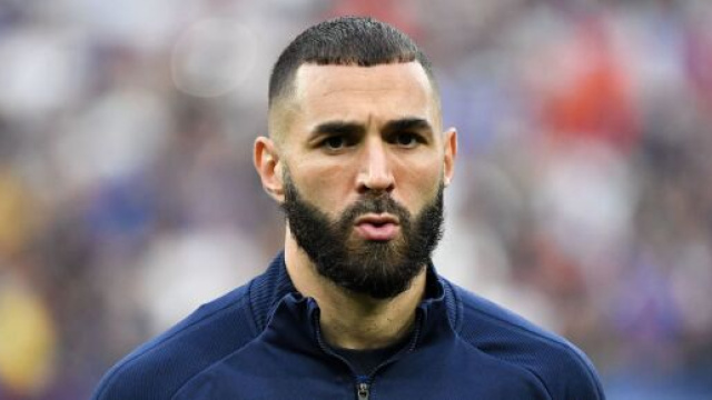 Benzema forfait avec les Bleus, qui sont plus lib&eacute;r&eacute;s sans lui selon L'Equipe. (cr&eacute;dit Twitter)