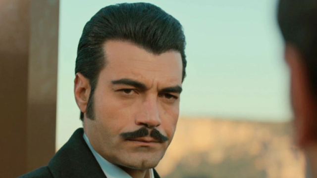 Terra amara, Demir manomette l'auto di Yilmaz.