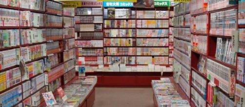 Un magasin de manga au Japon (Doc Sleeve, CC BY-SA 3.0 <http://creativecommons.org/licenses/by-sa/3.0/>, via Wikimedia Commons)