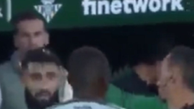 La faute de Fekir qui amène son expulsion lors du derby sévillan révolte la toile (capture Youtube)