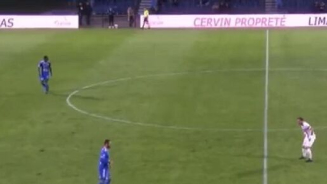 Villefranche - ASNL : Un tweet en direct repris par le commentateur fait le buzz (capture YouTube)