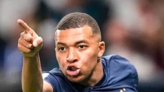 Kylian Mbappé drague avec un laser en discothèque, une source balance les screens (capture YouTube)