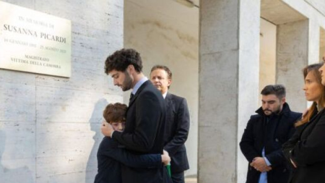 Un posto al sole, nuove puntate: Niko potrebbe tradire Manlio ed evitare la morte di Lello.