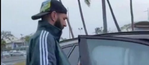Karim Benzema tendu face à un journaliste à la Réunion, la vidéo fait parler (capture YouTube)