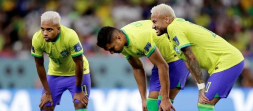 Neymar a rassuré Rodrygo après son tir au but manqué contre la Croatie. (crédit Twitter)
