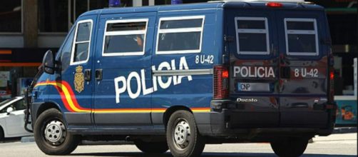 Un Policía Nacional fallece por un disparo con su arma reglamentaria en los Juzgados de Castellón (Wikimedia Commons)