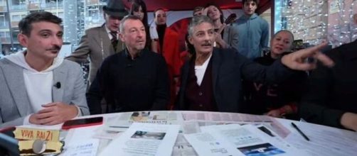 Cambio programmazione Rai dicembre: Fiorello si ferma, Ballando con le stelle chiude prima.