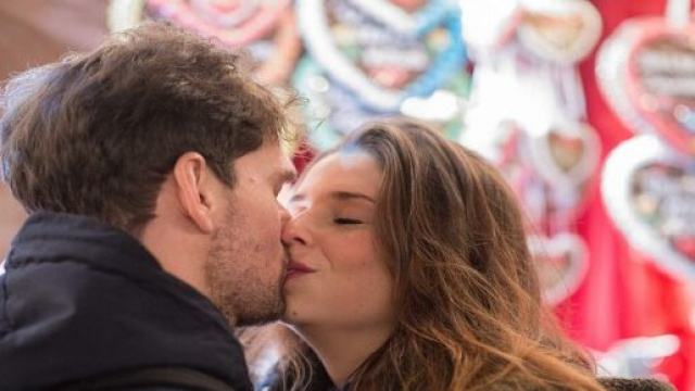 È tempo di magia, di inviare frasi d'amore a Natale per il partner.