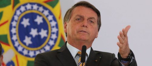 Segundo colunista, Bolsonaro ainda estaria flertando com golpe (Agência Brasil)