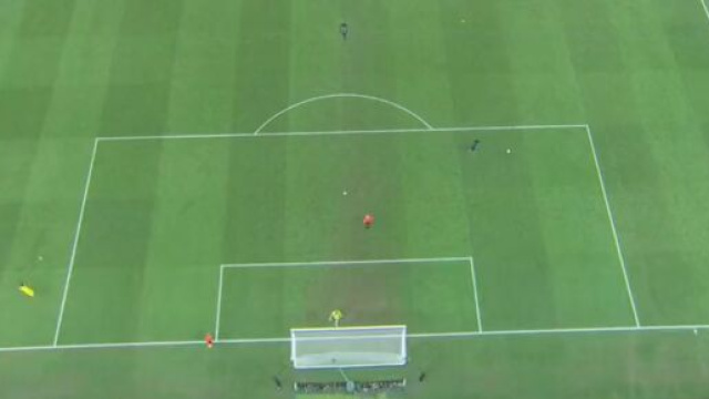 Martinez a usé de vice pour déconcentrer Tchouameni avant sa tentative. (crédit Twitter)