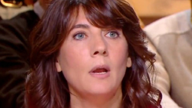 Estelle Denis évoque une addiction qui la rend folle (capture YouTube)