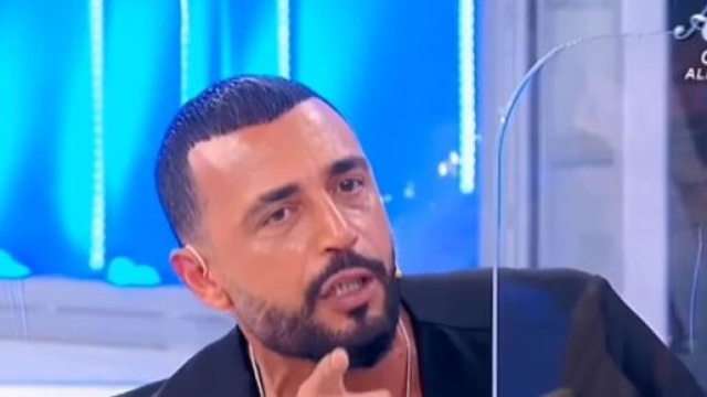 Uomini e donne, anticipazioni 20-21 dicembre: Armando sfiora la rissa con Luca, Biagio rifiutato.