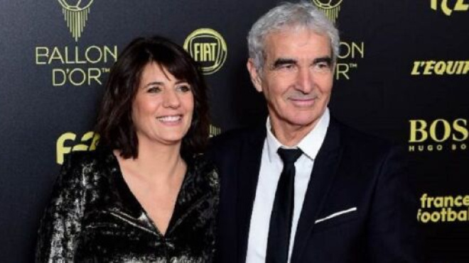 'Ça se passe très bien', Estelle Denis raconte la relation avec son ex Raymond Domenech (capture YouTube)