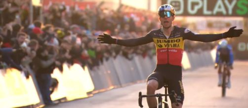 La vittoria di Wout van Aert nel ciclocross di Heusden-Zolder.