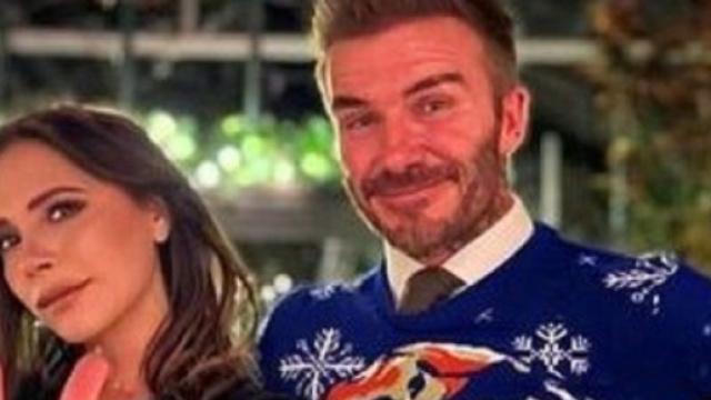 Victoria Beckham plus amoureuse que jamais de son mari David, sa photo de Noël le prouve (capture Youtube)