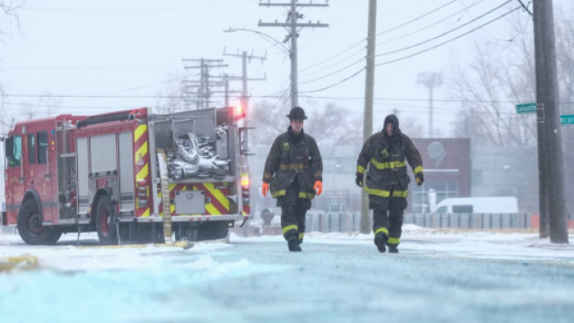 États-Unis: le "blizzard du siècle" fait au moins 55 morts.