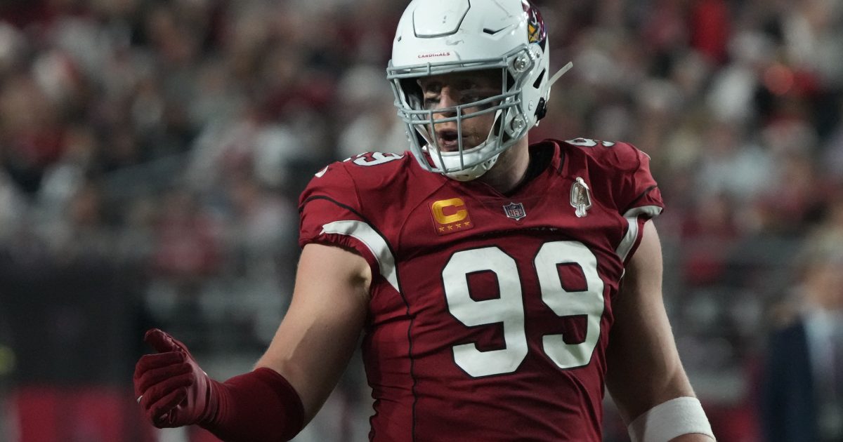 Former Arizona Cardinals DE J.J. Watt Tweets Hilarious Response to Tom Brady  Filing Retirement Paperwork - Sports Illustrated Arizona Cardinals News,  Analysis and More