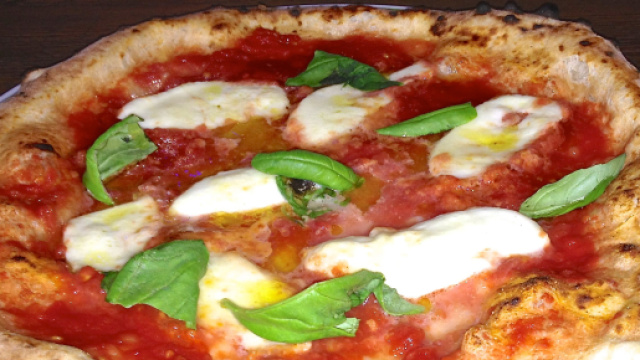 La vera Pizza Napoletana come da regolamento Ue