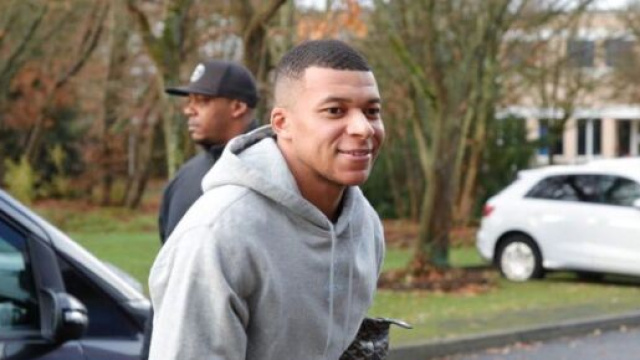 Mbappé et Rose Bertram serait très proche selon Aqababe. (crédit Twitter)