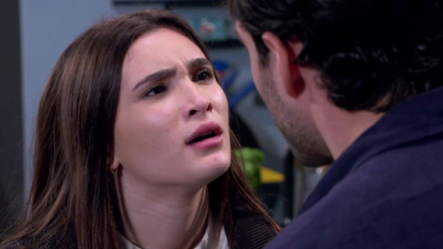 Un posto al sole Alice Pergolesi (Fabiola Balestriere) e Nunzio Cammarota (Vladimir Randazzo).